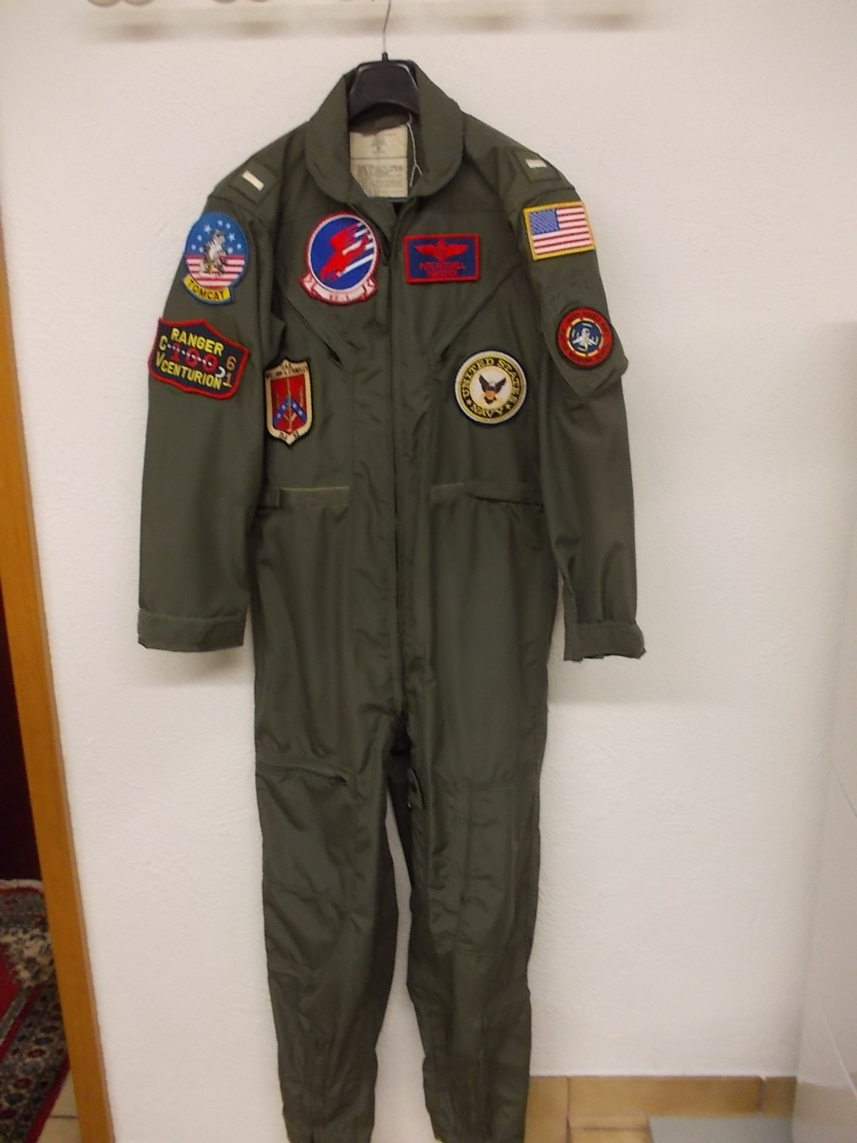 CWU 27 Flight Suit Replica With US Navy TOP GUN Patches Size 42 Long CWU 27 Flight Suit Replica With US Navy TOP GUN Patches Size 42 Long